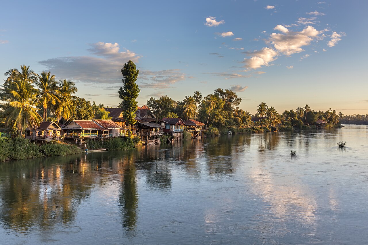 Paisagem fotografada na hora dourada